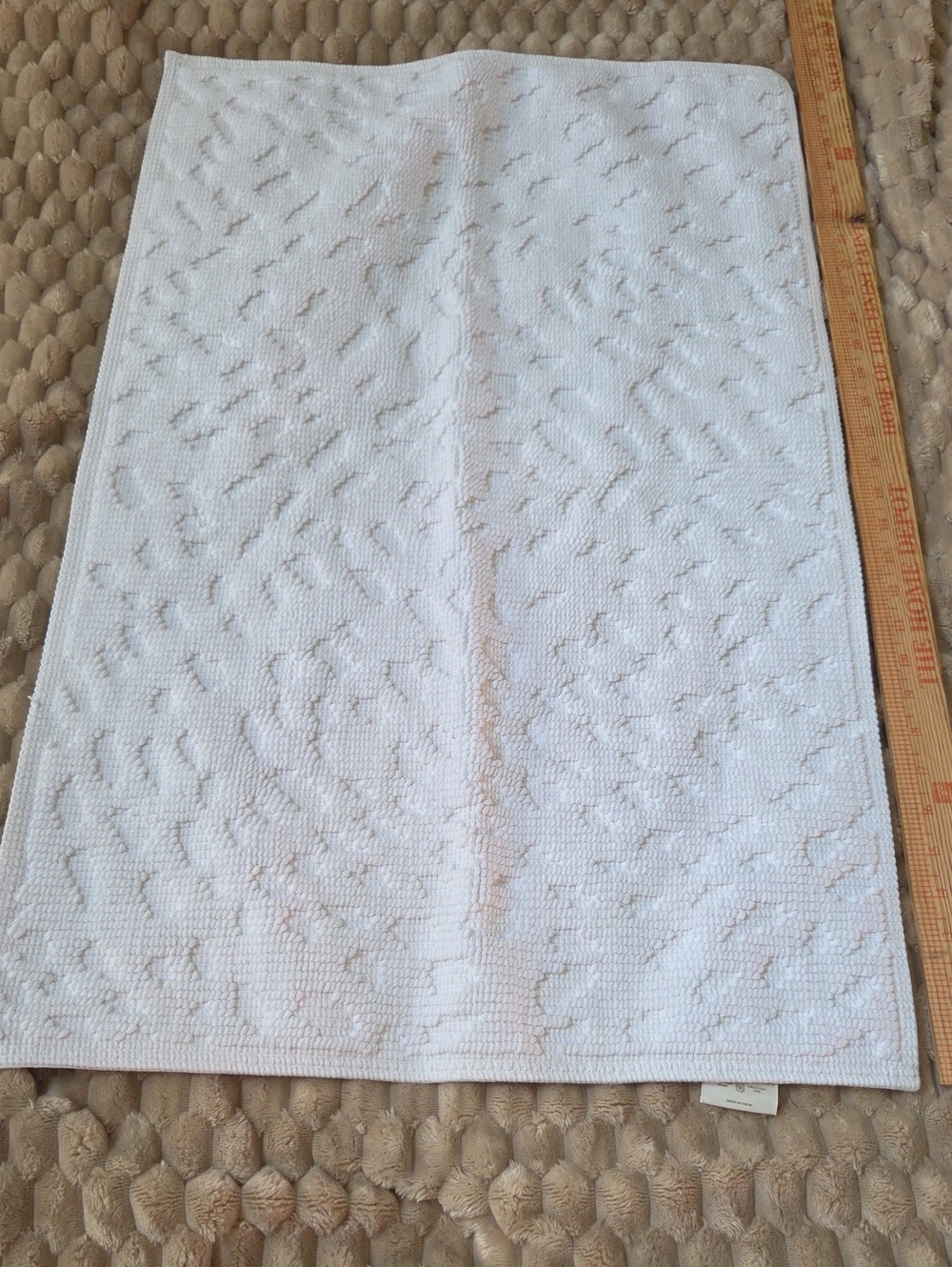 White Bath Mat - Soft Absorbent Bathroom Rug